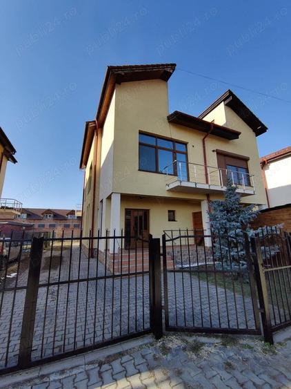 Casă cu 4 camere cu Teren 268 Mp în Central