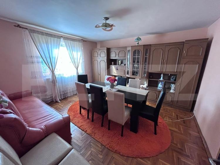 Casă individuală cu 6 camere cu Canalizare în Primăverii