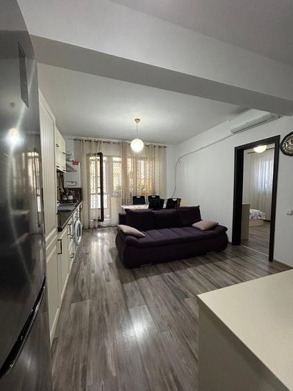 Apartament cu 3 camere decomandat, mobilat în Sălaj