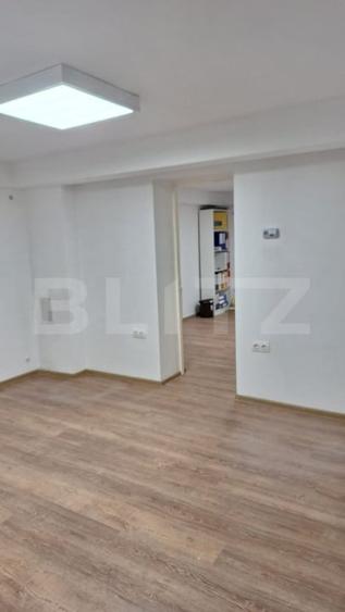 Birou, de 40 mp, în Central