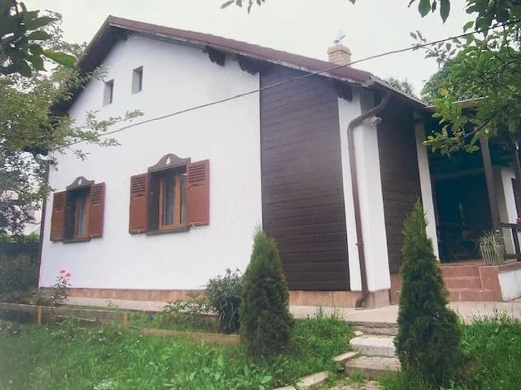 Casă cu Teren 1200 Mp în Central