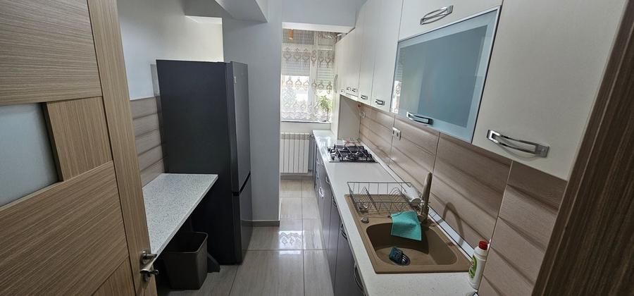 Apartament cu 3 camere decomandat în Central