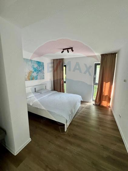 Casă cu Teren 5191 Mp în Almaș