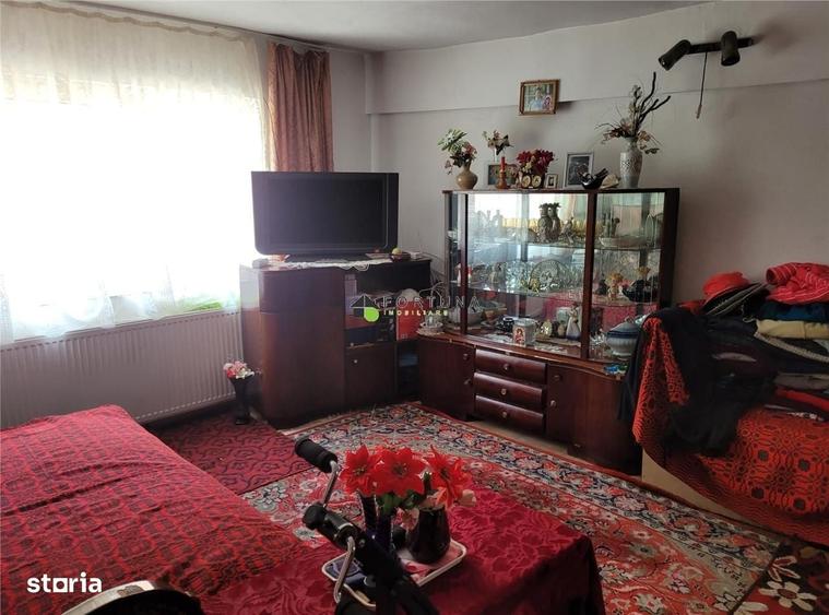 Casă cu 3 camere cu Teren 478 Mp în Central