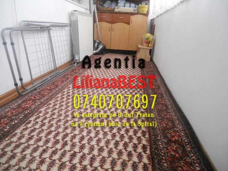 Apartament cu 4 camere decomandat în Central