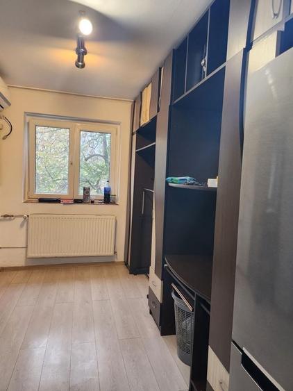Apartament cu 2 camere decomandat în Titan