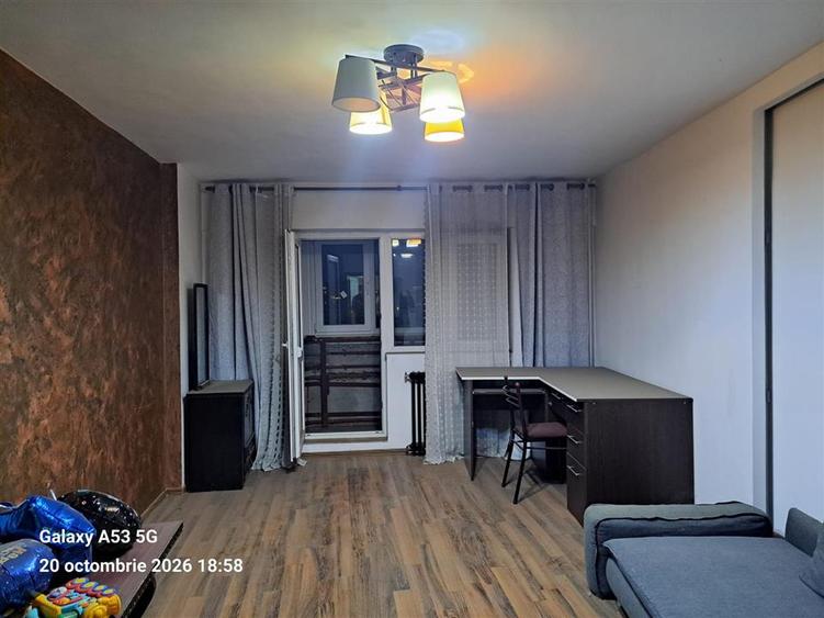 Apartament cu 3 camere decomandat în Basarabia