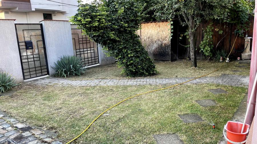 Casă cu 2 camere cu Teren 180 Mp în Gorjului