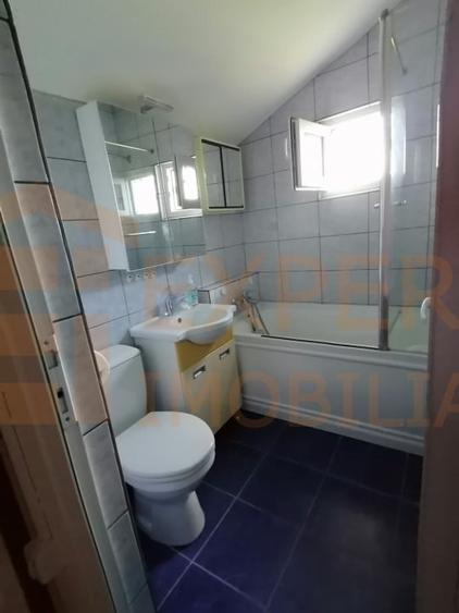 Casă individuală cu 6 camere cu Canalizare în Oituz