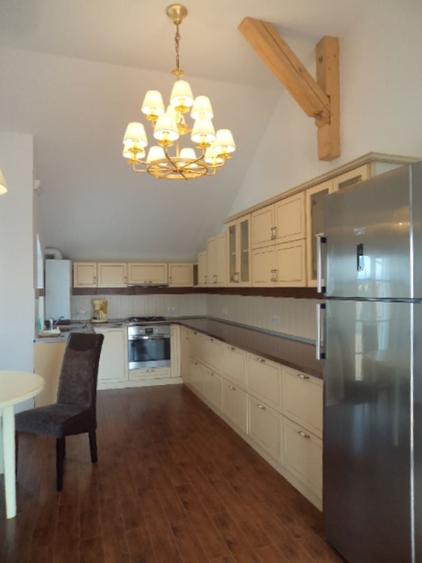 Apartament cu 3 camere decomandat în Calea Dumbrăvii