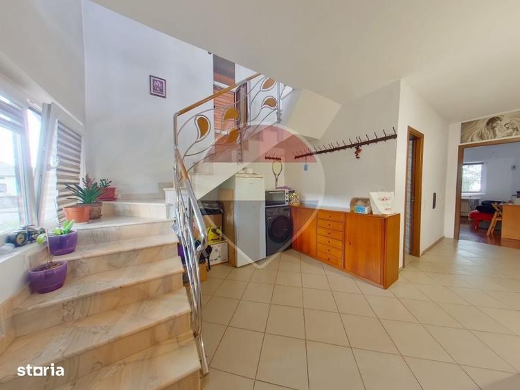 Casă cu 4 camere cu Teren 622 Mp în Bârsana