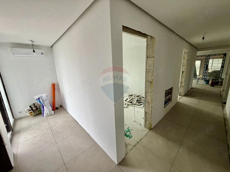 Casă cu 4 camere cu Teren 418 Mp în Golești