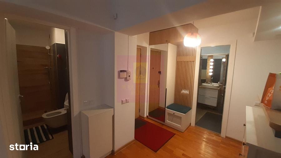 Apartament cu 3 camere în Romană