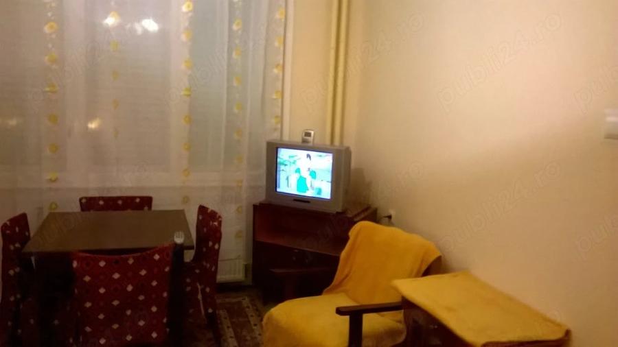 Apartament cu 3 camere semidecomandat în Ultracentral