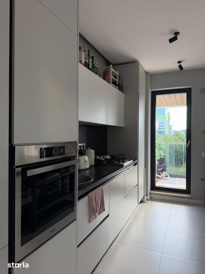 Apartament cu 4 camere decomandat în Pipera
