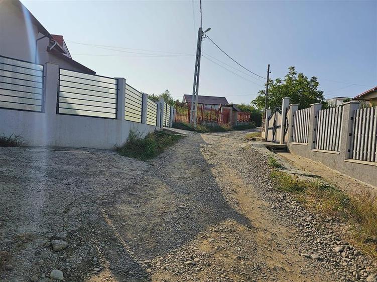 Teren intravilan de 8650 mp, în Breazu
