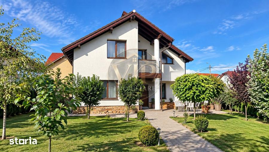 Casă cu 5 camere cu Teren 700 Mp în Cetate