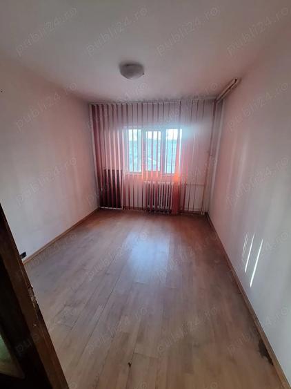 Apartament cu 3 camere decomandat în Inel II