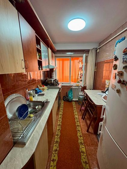 Apartament cu 2 camere semidecomandat în Podu Roș