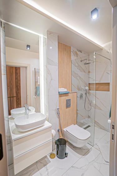 Apartament cu 3 camere decomandat în Universitate