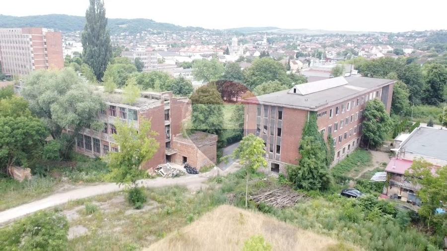 Proprietate specială, de 2,450 mp, în Sud-Vest
