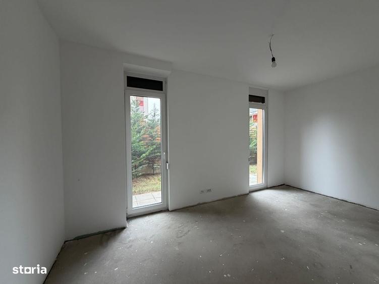 Apartament cu 3 camere în Intim