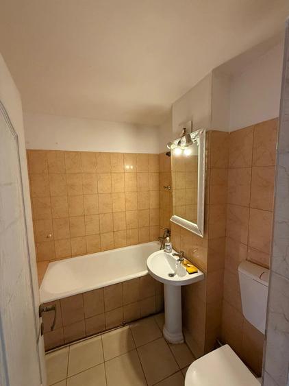 Apartament cu 3 camere decomandat în Alexandru cel Bun