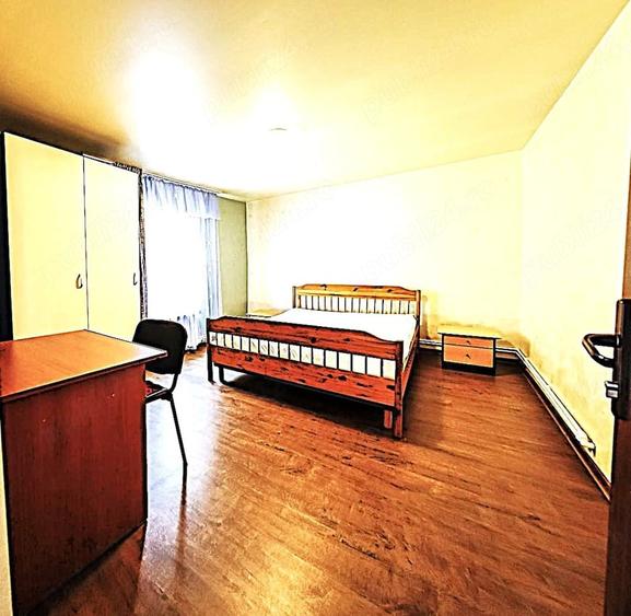 Apartament cu 3 camere decomandat, mobilat în Piața Unirii