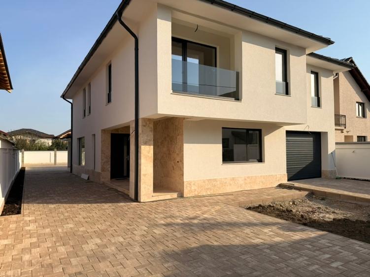 Casă individuală cu 5 camere cu Teren 650 Mp în Mihai Viteazul