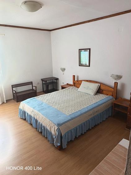 Casă cu 10 camere cu Teren 480 Mp în Bran