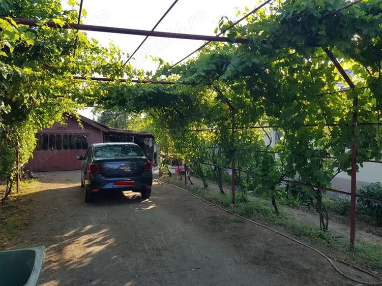 Casă cu 3 camere cu Teren 1845 Mp în Central
