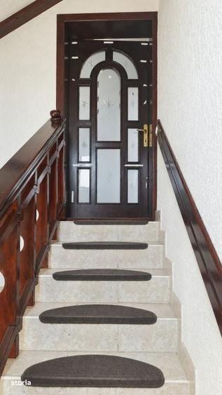 Casă cu 4 camere cu Teren 200 Mp în Central