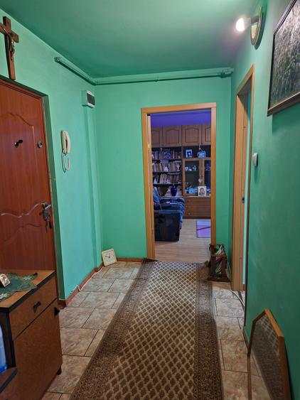 Apartament cu 2 camere decomandat în Calea Moldovei