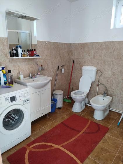 Casă cu 3 camere cu Teren 3500 Mp în Central