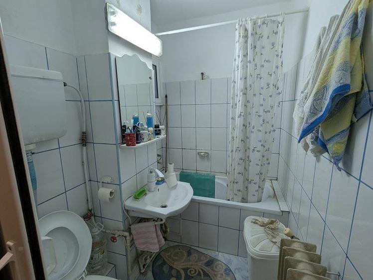Apartament cu 3 camere decomandat în Plantelor