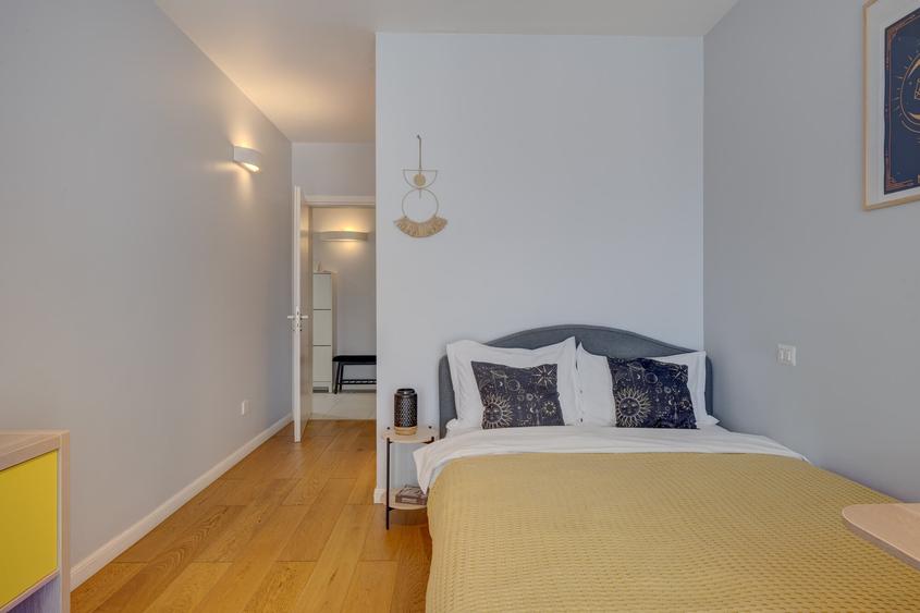 Apartament cu 4 camere semidecomandat, mobilat în Chiajna