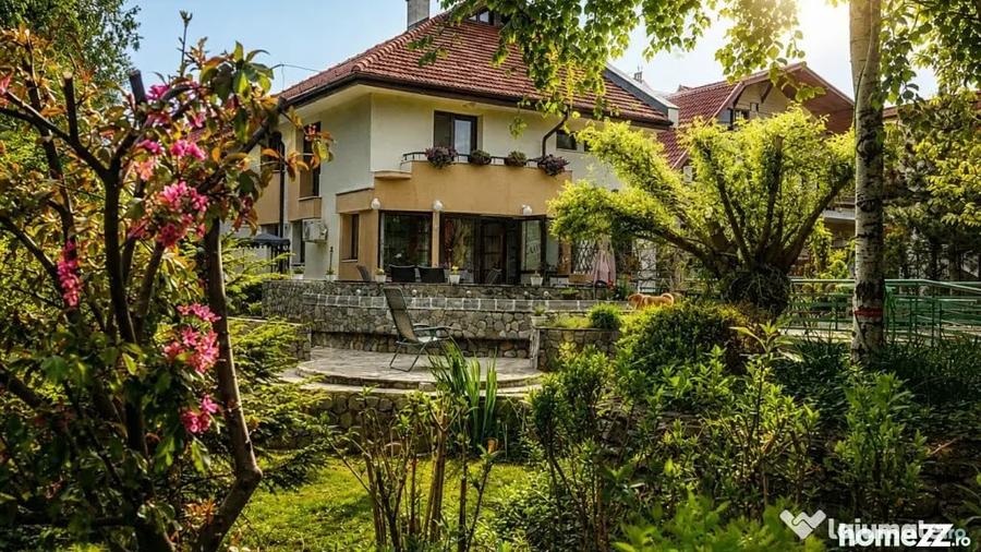 Casă cu 8 camere cu Teren 1670 Mp în Corbeanca