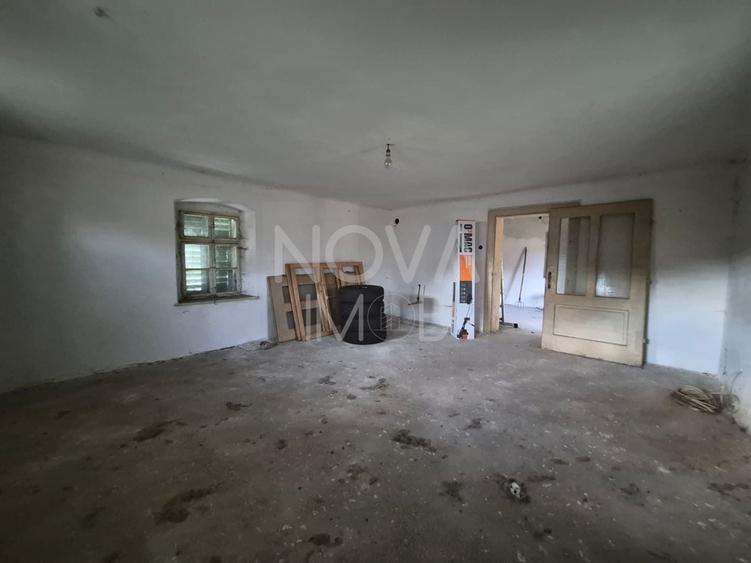 Casă individuală cu 2 camere cu Canalizare în Marpod