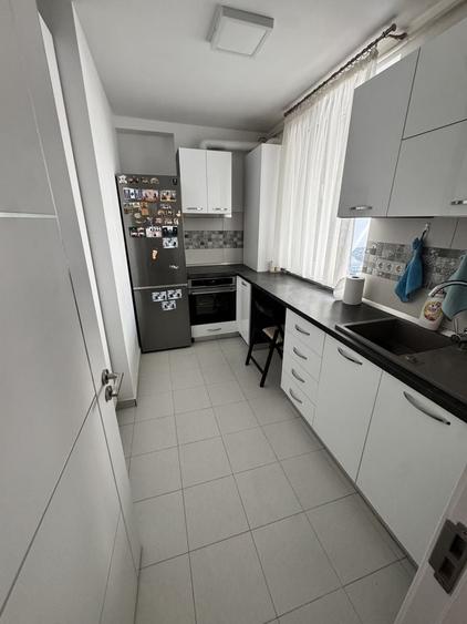 Apartament cu 2 camere semidecomandat în Roșu