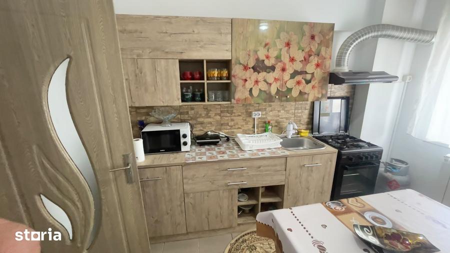Apartament cu 2 camere decomandat în Piața Nouă