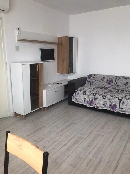 Garsonieră decomandată în Central