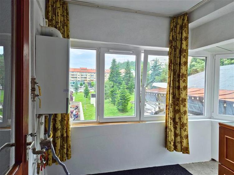 Apartament cu 3 camere decomandat în 1 Mai