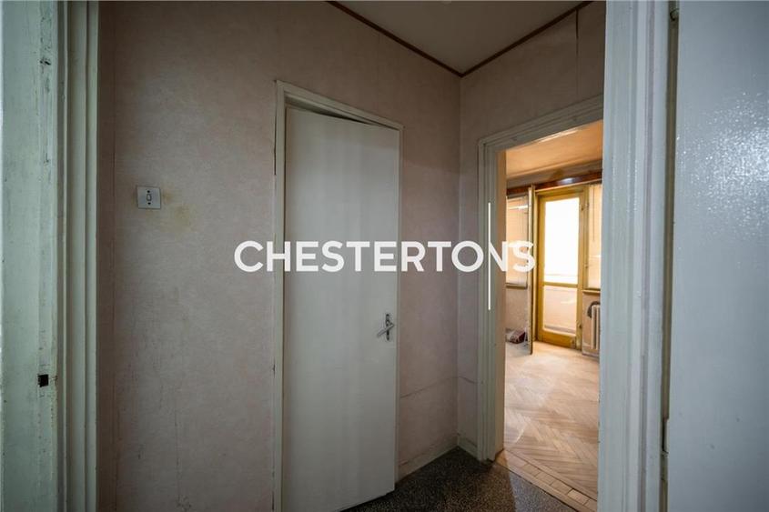 Apartament cu 3 camere semidecomandat în Gara de Nord
