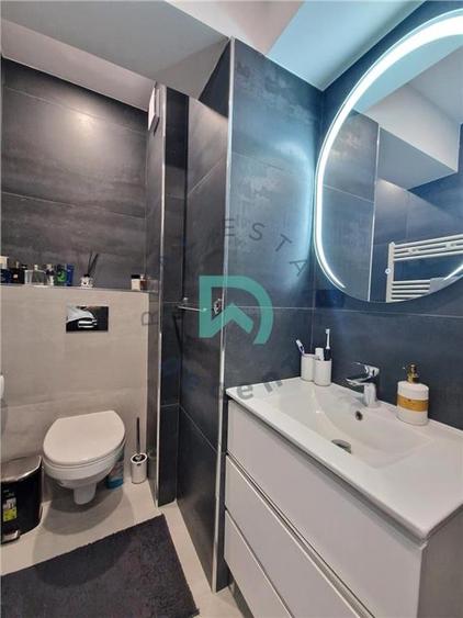 Apartament cu 4 camere decomandat, mobilat în Tractorul