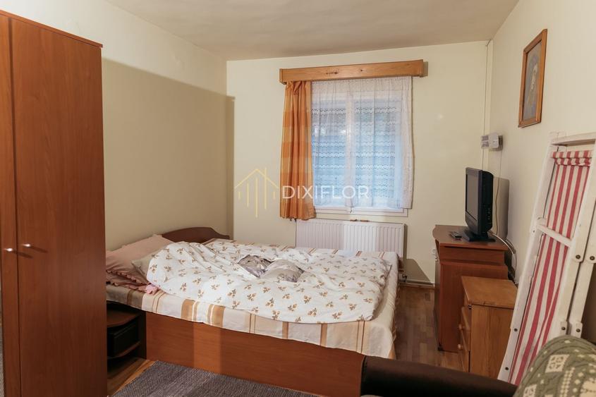 Casă individuală cu 7 camere cu Canalizare în Stânceni