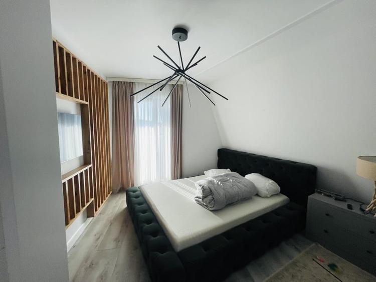 Apartament cu 3 camere semidecomandat, mobilat în Zorilor