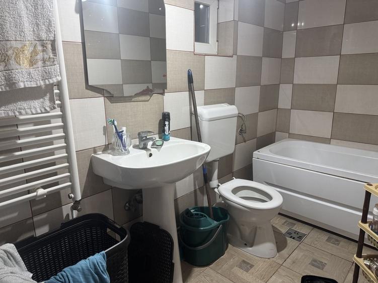 Casă individuală cu 4 camere cu Canalizare în Becicherecu Mic