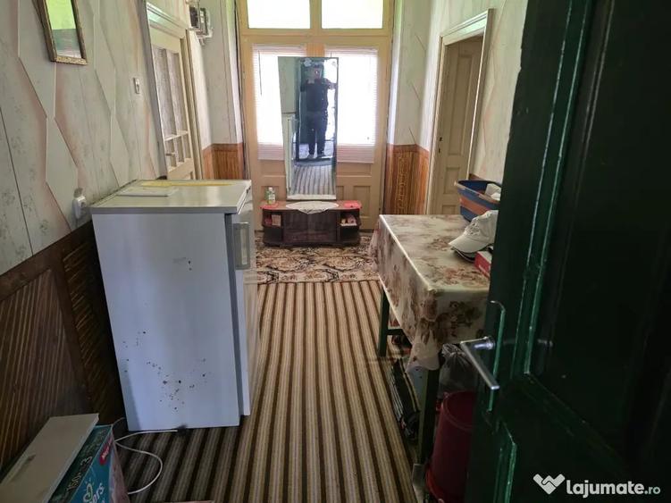 Casă cu 3 camere în Central