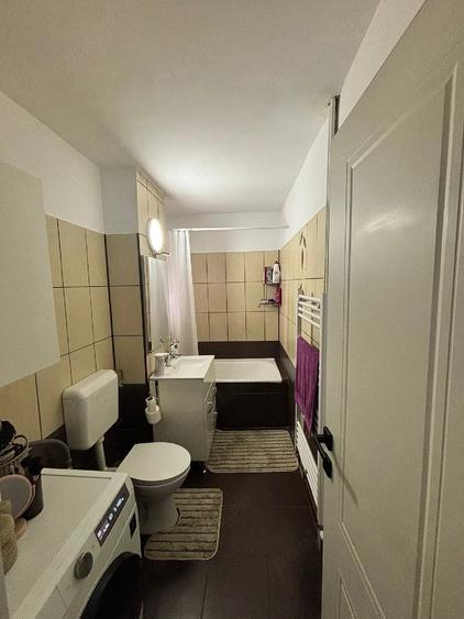 Apartament cu 5 camere decomandat în Central