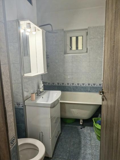 Apartament cu 2 camere semidecomandat în Zamfirescu